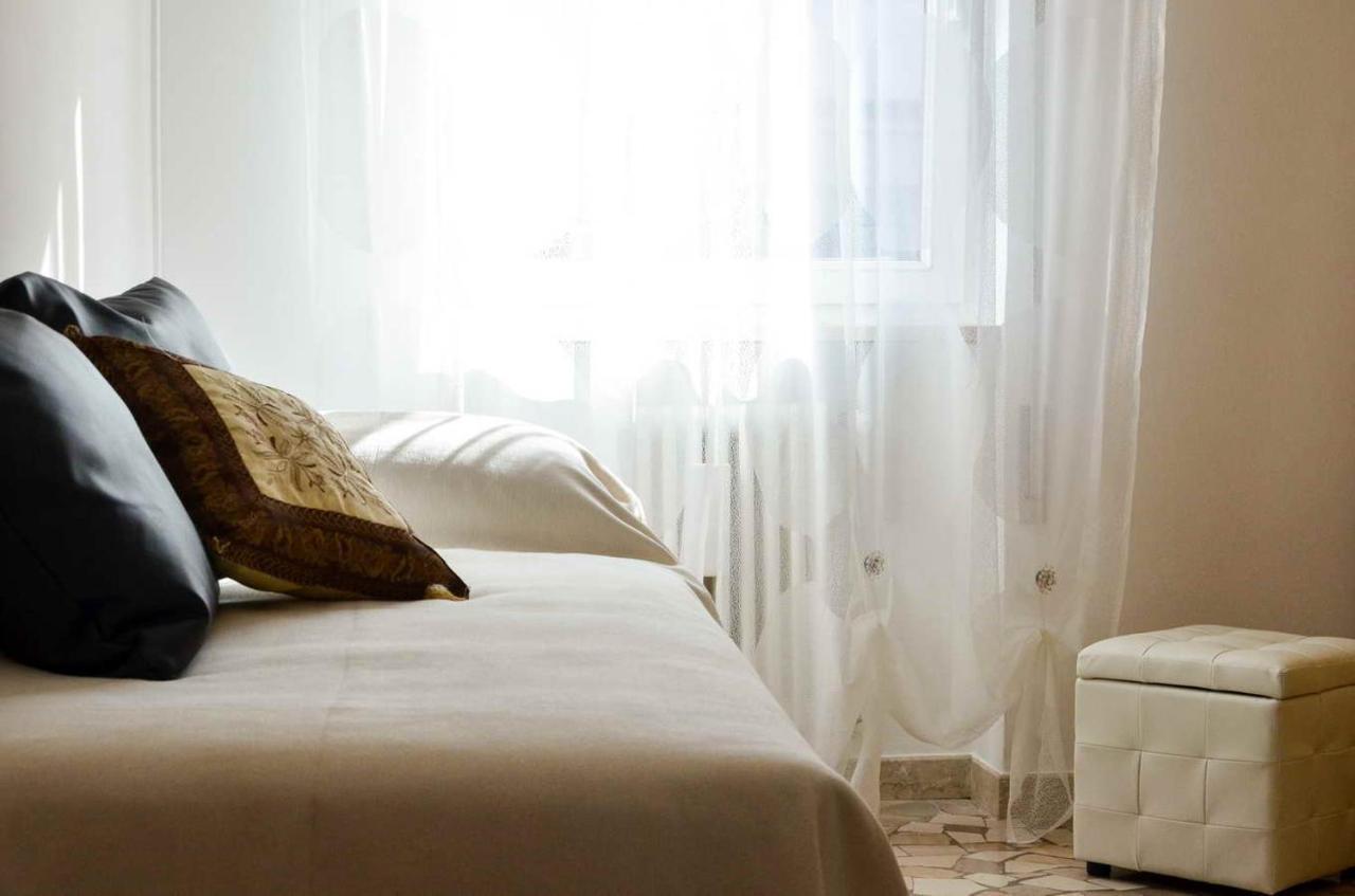 Di Silvia - Silvia's Apartment